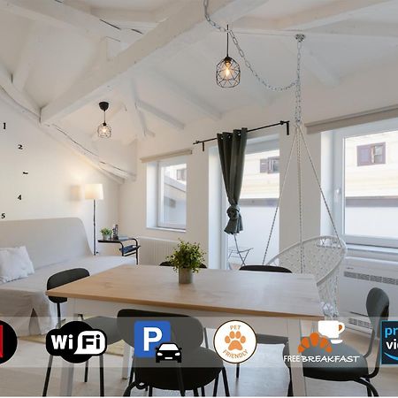 Blake, Attico Centrale Con Parcheggio A Триест Екстериор снимка